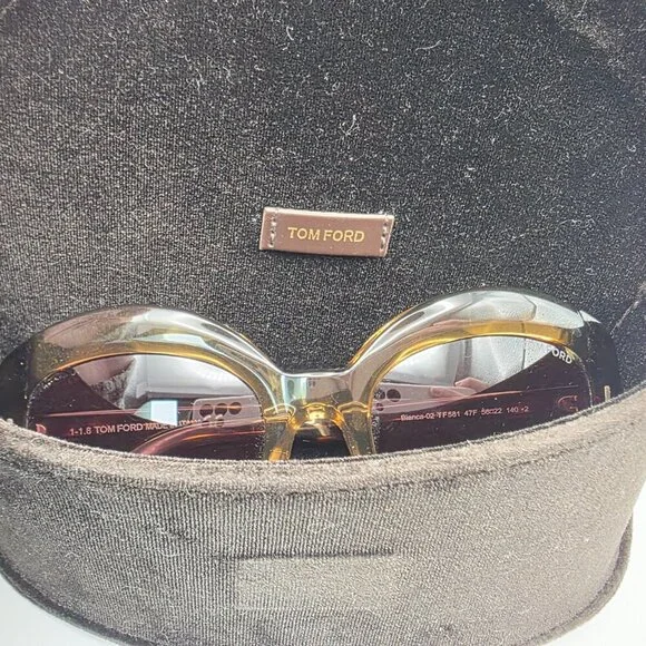 Tom Ford Bianca Brown Oversized Sunglasses with Case - Picture 11 of 13